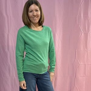 NWOT heather kelly green Zenana Outfitters Teal Knit Top